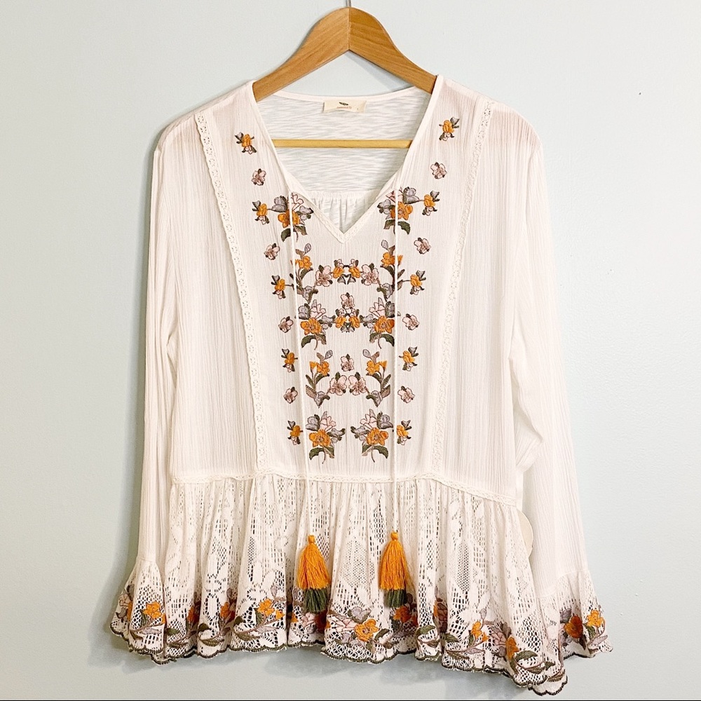 Hummingbird Arya Embroidered Lace Trim Top